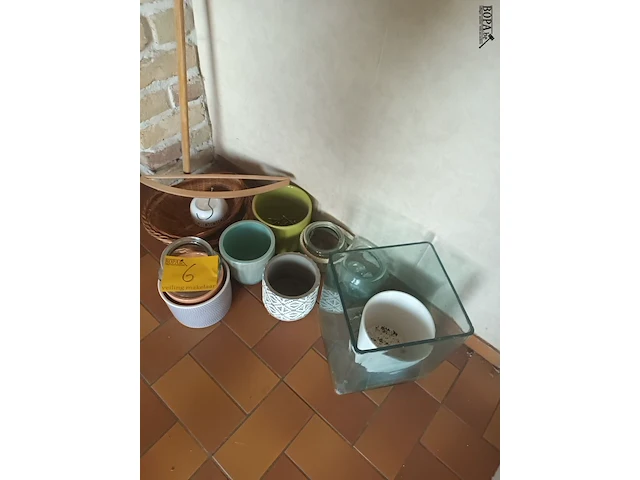 Lot 6 - bloempotten, decoratie, mandjes. 15 stuks - afbeelding 3 van  3