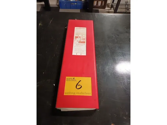 Lot 6 - branddeken - afbeelding 1 van  3
