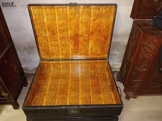 Lot 6 - chinese koffertafel - afbeelding 5 van  7