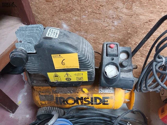 Lot 6 - compressor en drukslangen - afbeelding 2 van  5