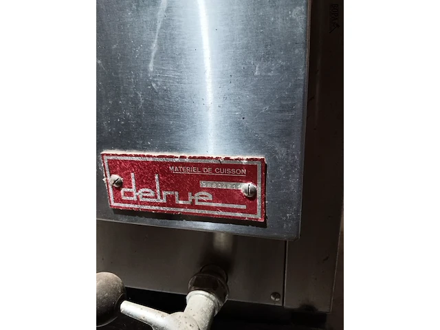 Lot 6 - delrue verwarmingskast - afbeelding 2 van  5