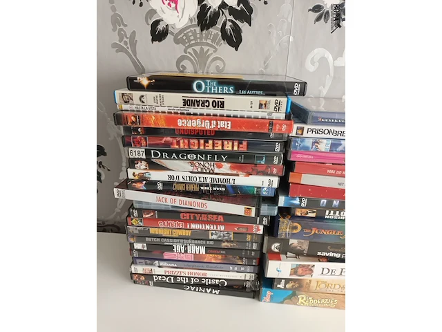 Lot 6 - films op dvd en cassette. 36 stuks - afbeelding 2 van  3