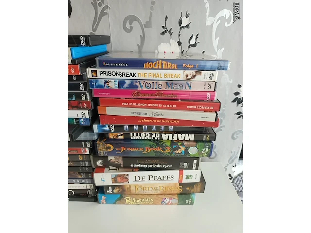 Lot 6 - films op dvd en cassette. 36 stuks - afbeelding 3 van  3