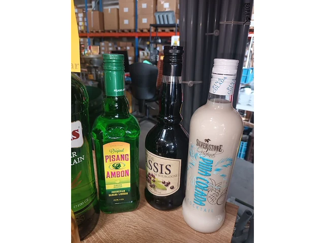 Lot 6 - flessen alcoholische drank. 5 stuks - afbeelding 2 van  3