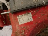 Lot 6 - grasmaaierop benzine - afbeelding 4 van  6