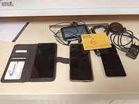 Lot 6 - gsm’s en tomtom. 4 stuks - afbeelding 1 van  4