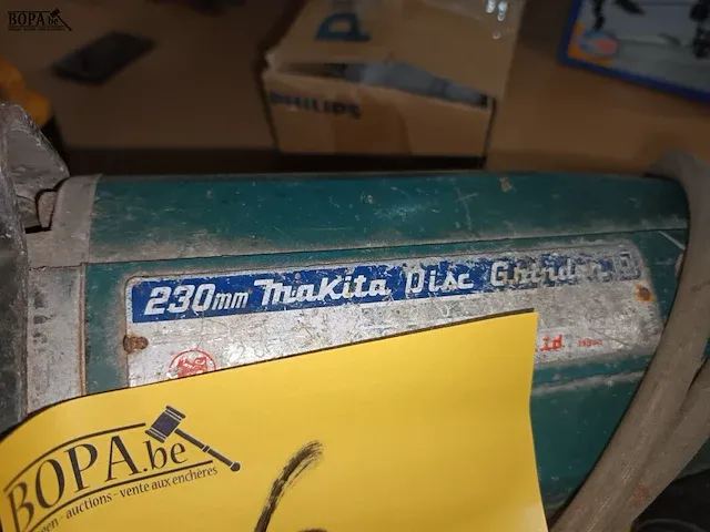 Lot 6 - haakse slijper makita - afbeelding 4 van  5
