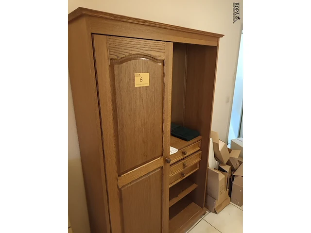 Lot 6 - halkast met vestiaire - afbeelding 1 van  5