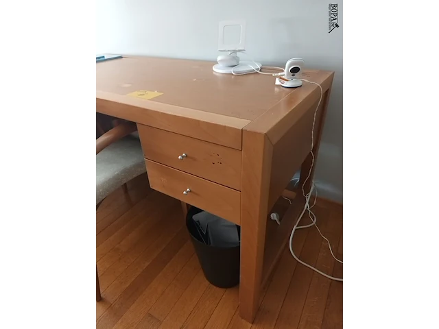 Lot 6 - houten bureau - afbeelding 2 van  4