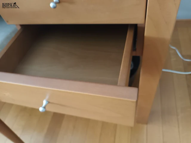 Lot 6 - houten bureau - afbeelding 3 van  4