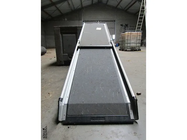 Lot 6 - kunststof ramp - afbeelding 2 van  3
