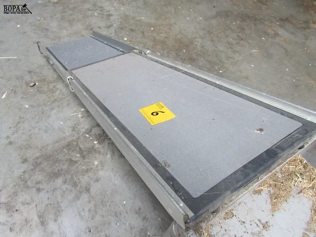 Lot 6 - kunststof ramp - afbeelding 3 van  3