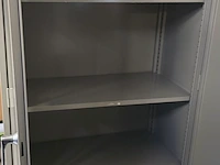Lot 6 - metalen kast - afbeelding 2 van  3