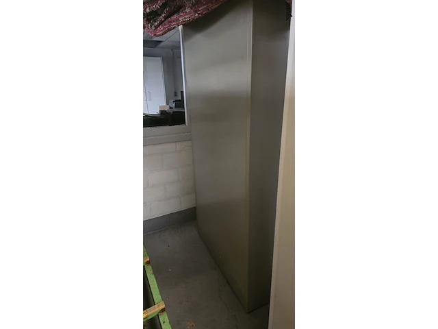 Lot 6 - metalen kast - afbeelding 3 van  3