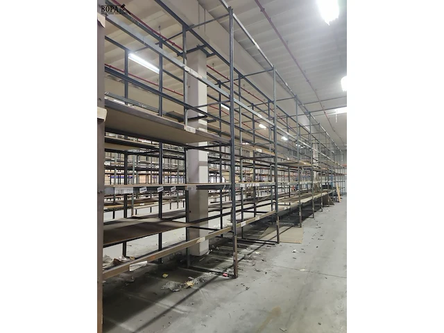 Lot 6 - metalen magazijnstelling - afbeelding 1 van  5