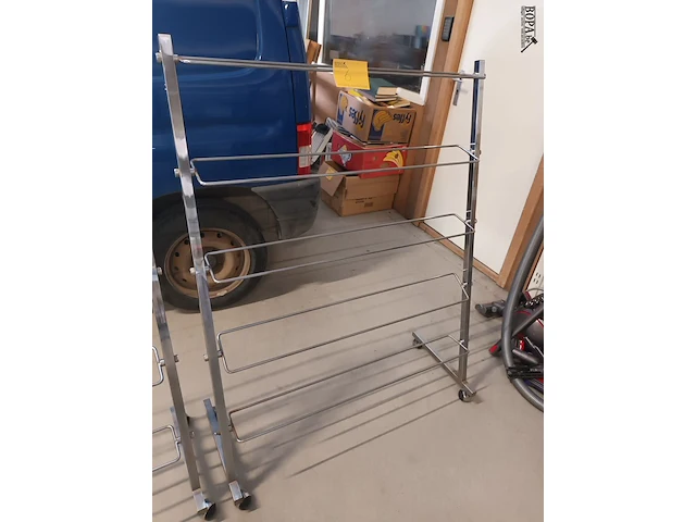 Lot 6 - mobiel schoenenrek - afbeelding 1 van  3
