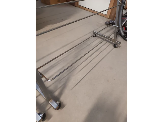Lot 6 - mobiel schoenenrek - afbeelding 3 van  3