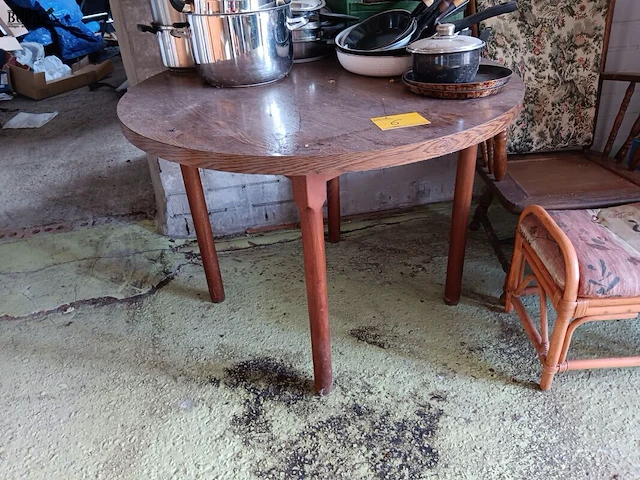 Lot 6 - ronde houten tafel - afbeelding 1 van  1
