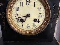 Lot 6 - staklok marmer met koperen afwerking - afbeelding 3 van  5