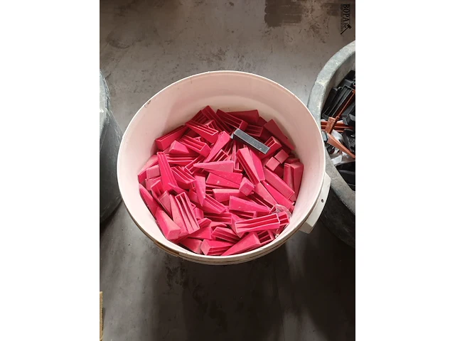 Lot 6 - tegel leveling - afbeelding 2 van  5
