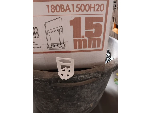 Lot 6 - tegel leveling - afbeelding 4 van  5
