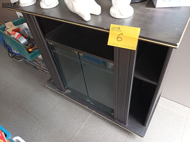 Lot 6 - tv kastje - afbeelding 1 van  3