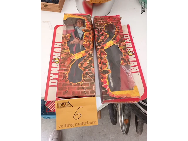 Lot 6 - vintage dynaman actiefiguur. 2 stuks - afbeelding 1 van  3