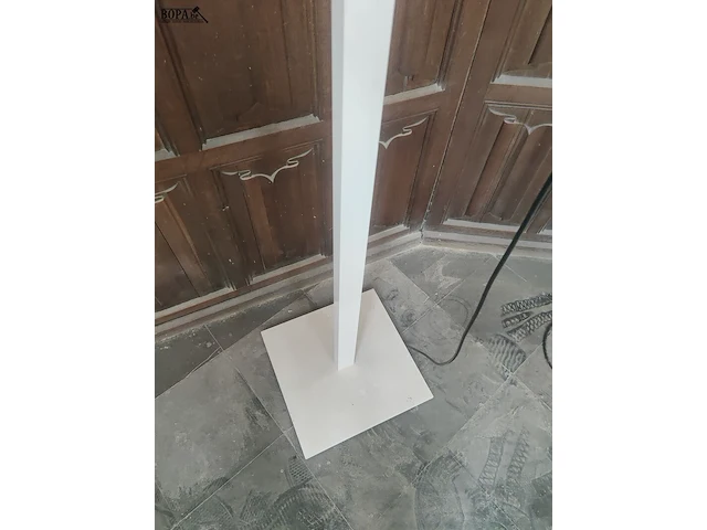 Lot 6 - zumtobel staande lampen - 2 stuks - afbeelding 3 van  5