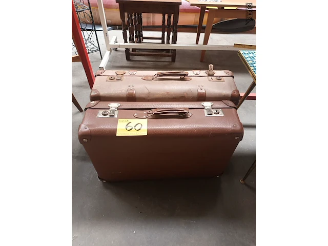 Lot 60 - antieke valies. 2 stuks - afbeelding 1 van  4