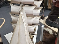 Lot 60 - grote modelboot - afbeelding 3 van  5