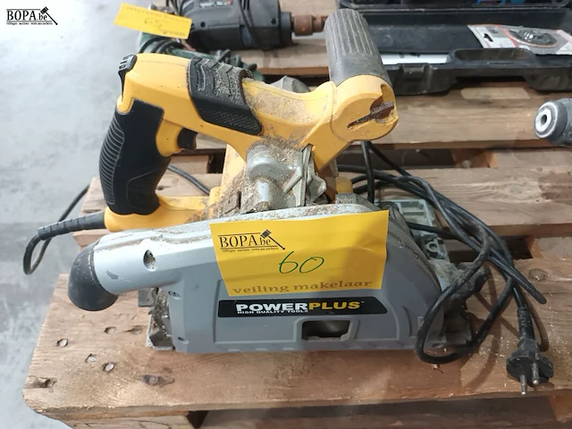 Lot 60 - invalzaagmachine powerplus - afbeelding 1 van  4