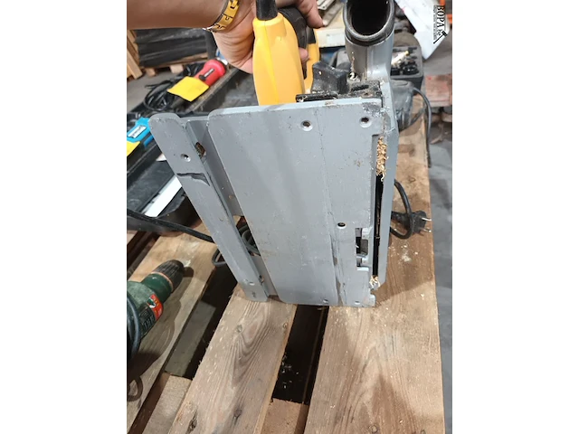 Lot 60 - invalzaagmachine powerplus - afbeelding 4 van  4