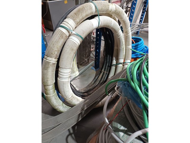 Lot 60 - lot wachtbuizen - afbeelding 4 van  4