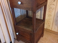 Lot 60 - nachtkastje - afbeelding 2 van  4