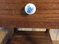 Lot 60 - nachtkastje - afbeelding 3 van  4