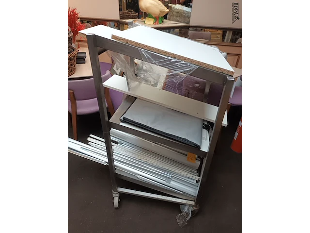 Lot 60 - rvs keukenrek - afbeelding 2 van  3