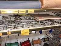 Lot 60 - touw, gaas, flexibels. inhoud rek - afbeelding 1 van  9