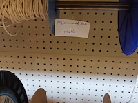 Lot 60 - touw, gaas, flexibels. inhoud rek - afbeelding 7 van  9