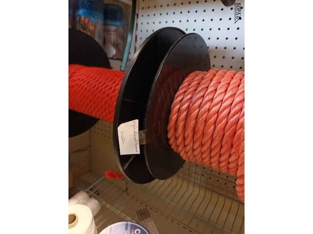 Lot 60 - touw, gaas, flexibels. inhoud rek - afbeelding 8 van  9