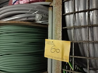 Lot 60 - wachtbuizen en elektriciteitskabel - afbeelding 1 van  2