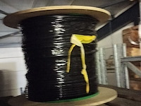 Lot 60 - wachtbuizen en elektriciteitskabel - afbeelding 2 van  2