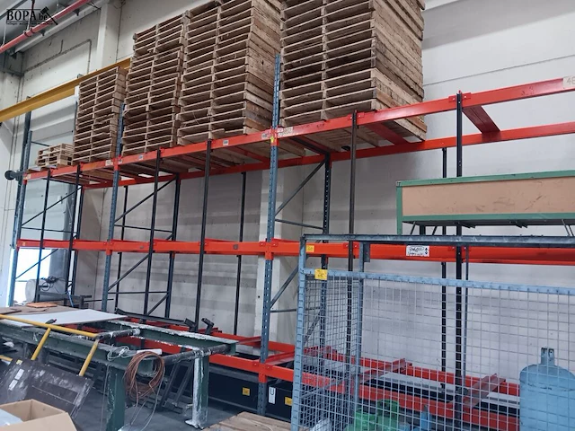Lot 602 - rekken - afbeelding 2 van  2