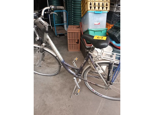 Lot 61 - damesfiets bull-dog - afbeelding 1 van  7