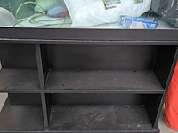 Lot 61 - grote aquarium op kast met toebehoren - afbeelding 2 van  7