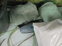 Lot 61 - grote aquarium op kast met toebehoren - afbeelding 7 van  7