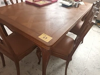 Lot 61 - houten eetkamertafel - afbeelding 1 van  3