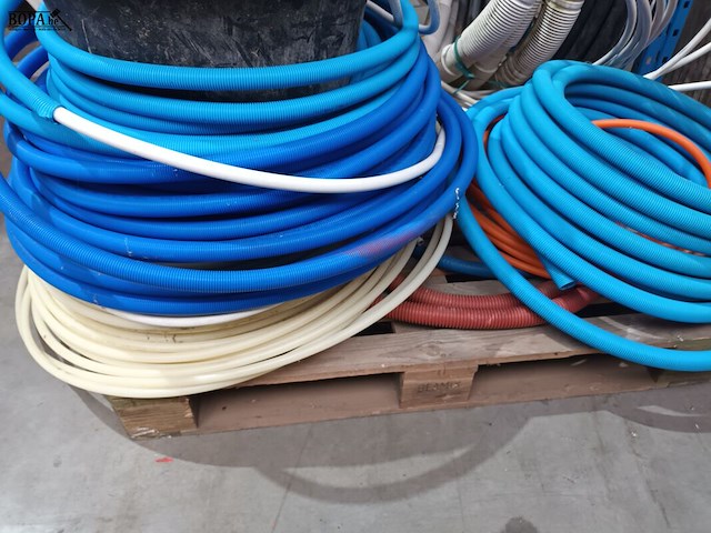 Lot 61 - lot wachtbuizen - afbeelding 1 van  3