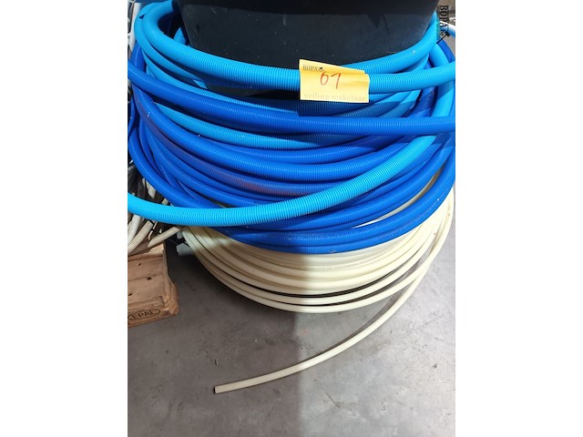 Lot 61 - lot wachtbuizen - afbeelding 2 van  3