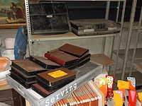 Lot 61 - opbergtassen en hoezen - afbeelding 1 van  3