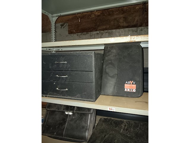 Lot 61 - opbergtassen en hoezen - afbeelding 2 van  3